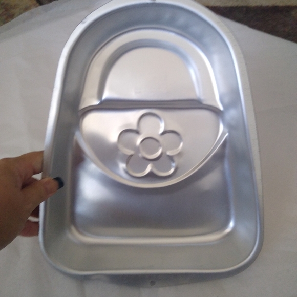 Wilton 2007 Purse Cake Pan - Picture 7 of 8